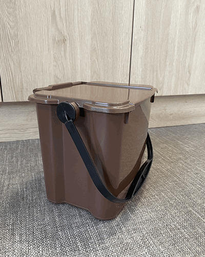 bio seau à compost de cuisine fermé