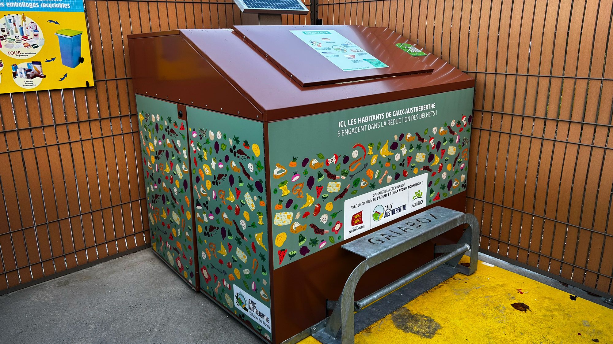 abri-bac à biodéchets de 600 litres